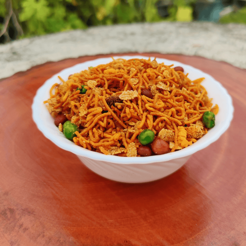 প্রিমিয়াম কড়া মসলাদার রসুন চানাচুর thumbnail 1